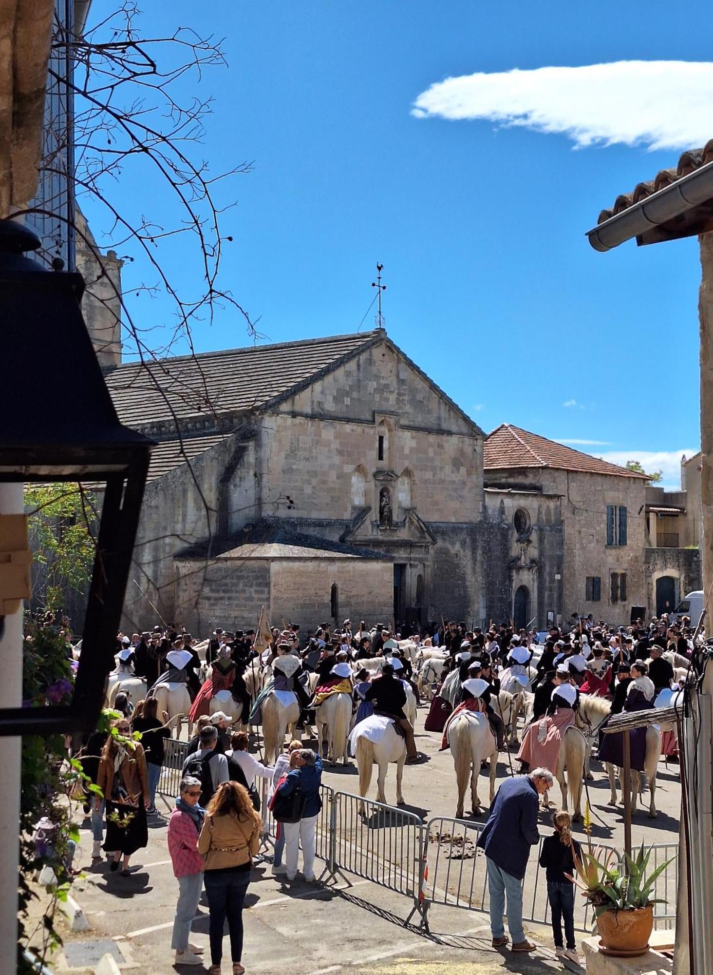 La Garriguette Appart Centre Historique Calme Climatise 6 Couchages Arles Kültér fotó